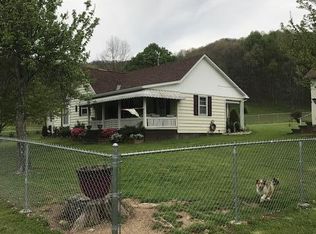 389 George Ballengee Rd, Alderson, WV 24910