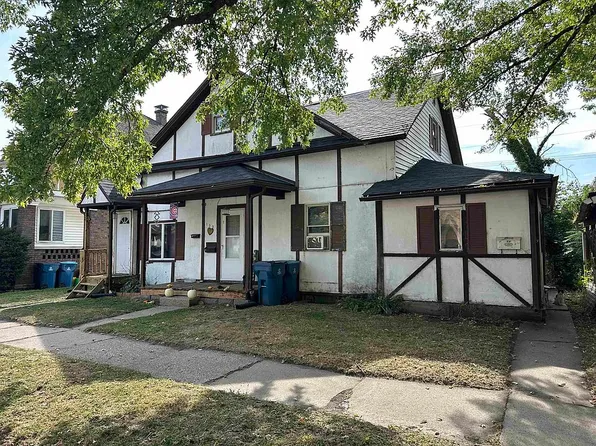 125 3rd St #2, Savanna, IL 61074
