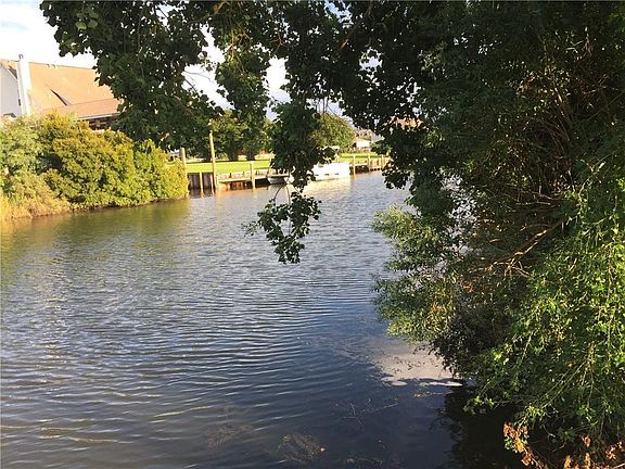 3rd image of 124 Marlin Dr