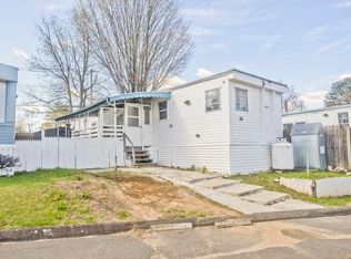 38 Klondike Ave, Westfield, MA 01085