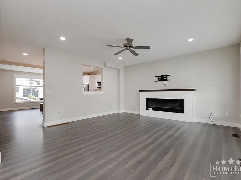 386 Pine Ave #4 — Photo 4