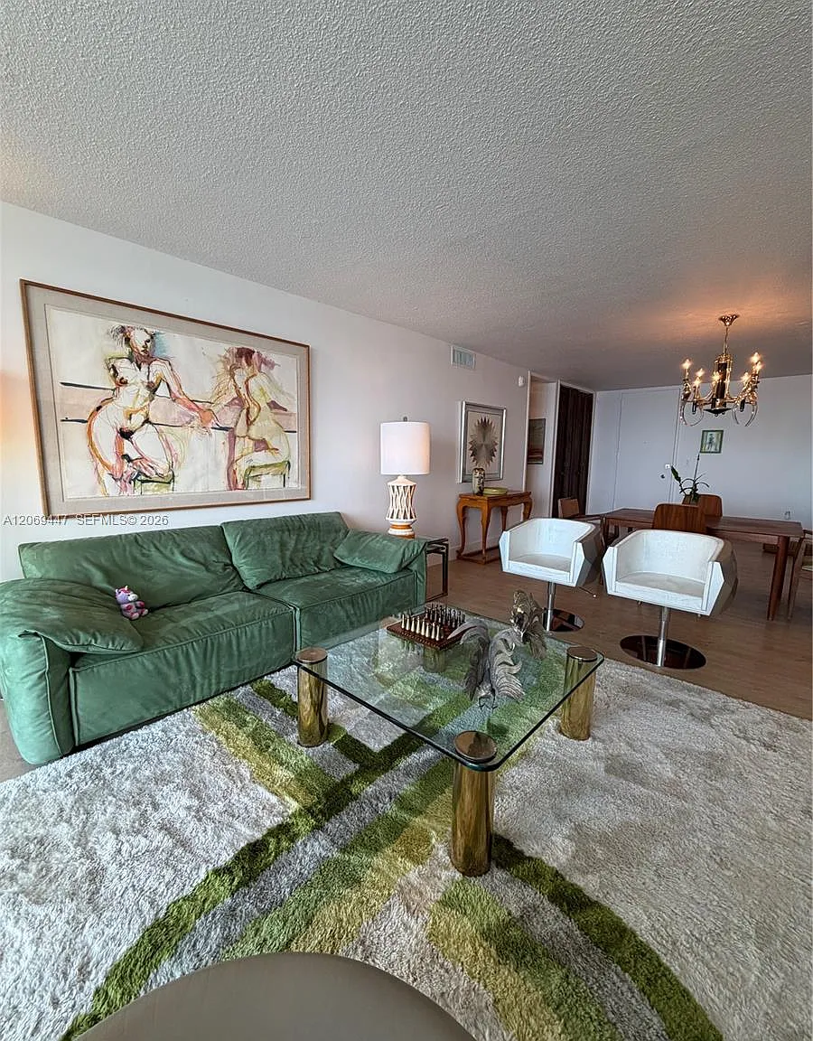 Palm Bay Condominium — Photo 3