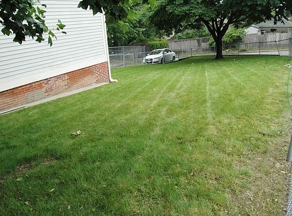 5th image of 40 Evergreen St #1