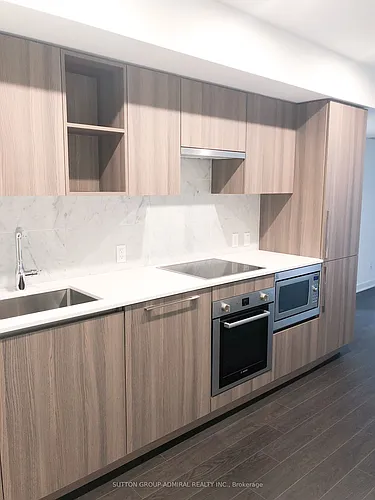 19 Bathurst St #1606 Photo 1