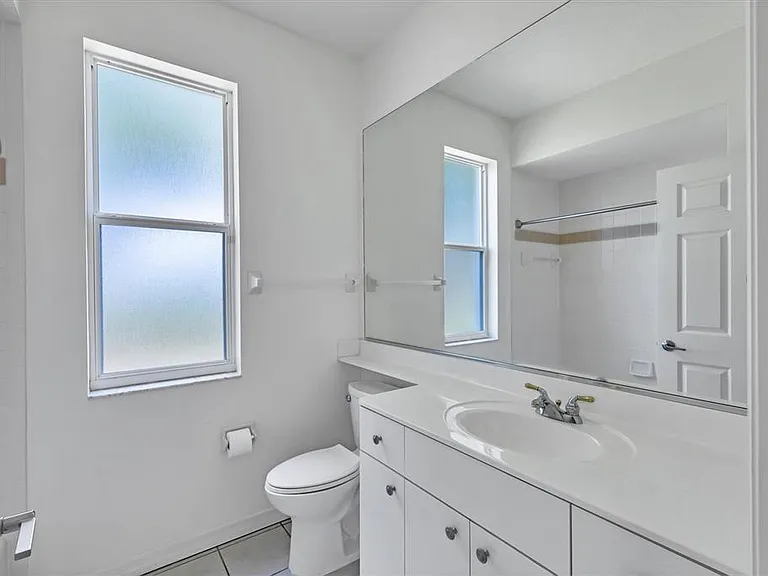 8501 Park Shore Ln — Photo 29