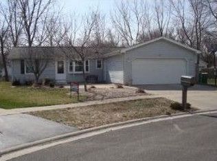 241 E Mitchell Ct, Braidwood, IL 60408