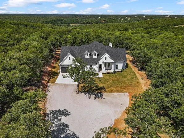 303 Mountain View Ct, Sunset, TX 76270