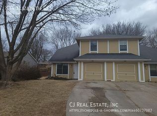 834 Elizabeth Ct, Liberty, MO 64068