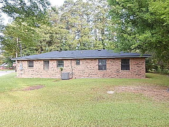 3rd image of 1308 Martin Luther King Dr