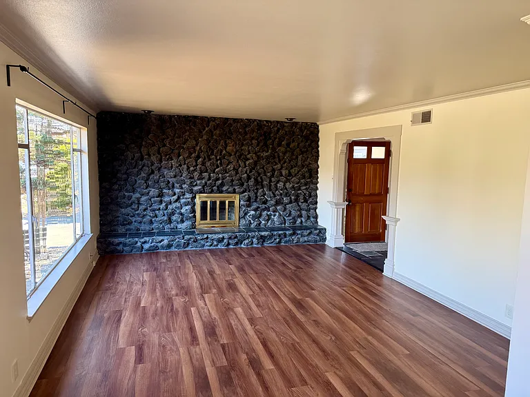 231 Millwood Dr — Photo 2