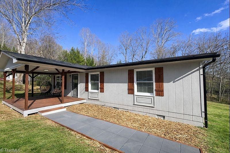 1st image of 340 Vista Ln