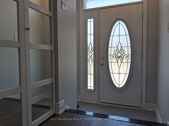 3rd image of 297 Balmoral Dr