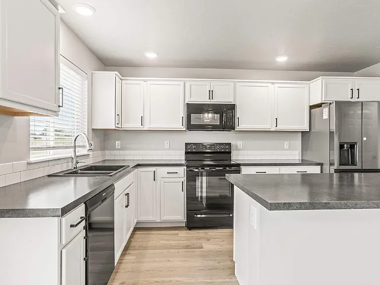 16888 Courtney Way — Photo 13