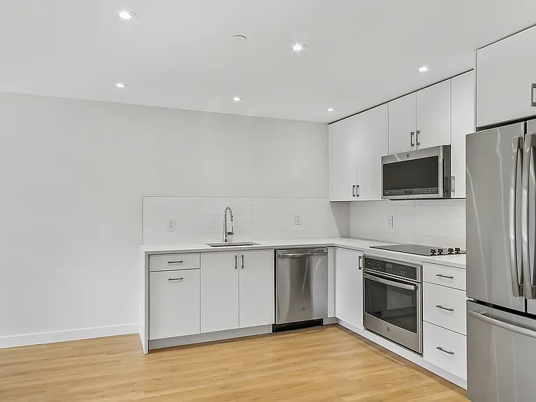 1511 Queen St — Photo 19