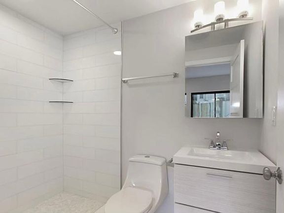 2nd image of 2117 N Front St #3