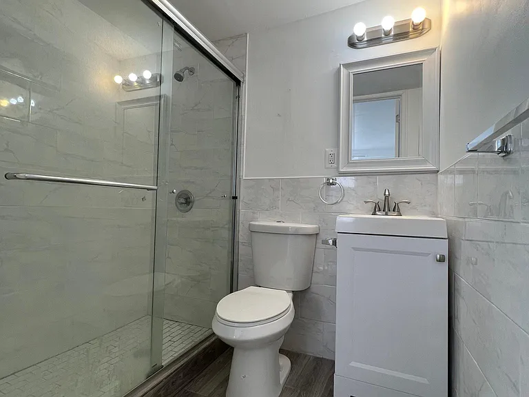 221 Poplar St #A — Photo 11
