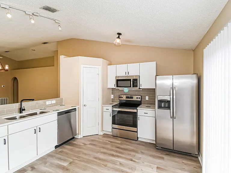 3347 Net Ct — Photo 6