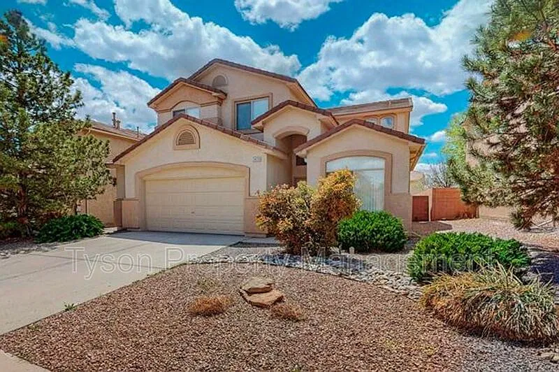 3 bed, 2.5 bath, 2189 sqft, $2,295 — Photo 2