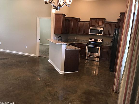 4th image of 4018 Lantern Hill Dr