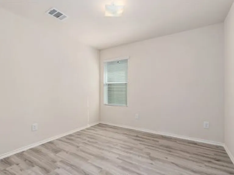 2128 Mossy Creek Ct — Photo 4