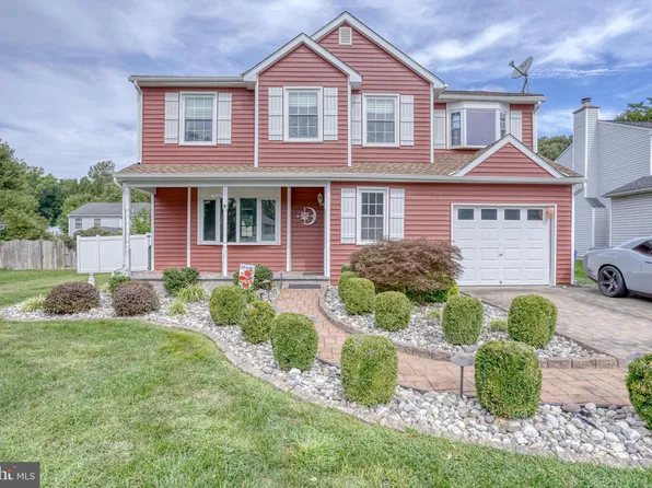713 Millcreek Ln, Bear, DE 19701
