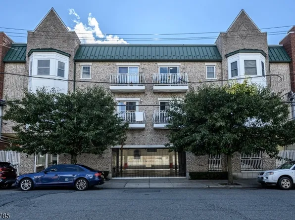 33-35 Freeman St, Newark City, NJ 07105