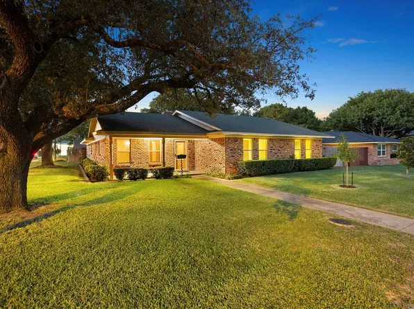 1601 Little Creek Dr, Waxahachie, TX 75165