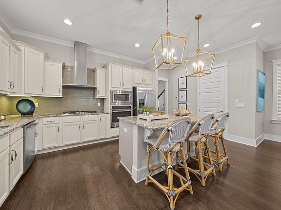 3rd image of 442 Gulfview Cir