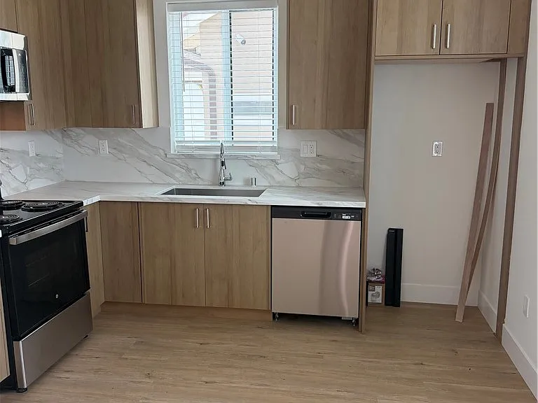 8821 Delco Ave — Photo 1