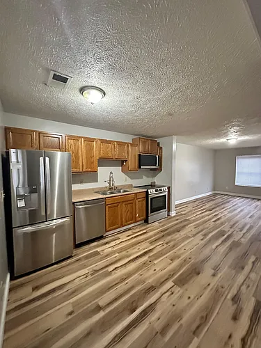 509 W College St #B Photo 1