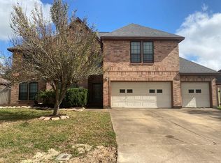 104 Sumac St, Lake Jackson, TX 77566