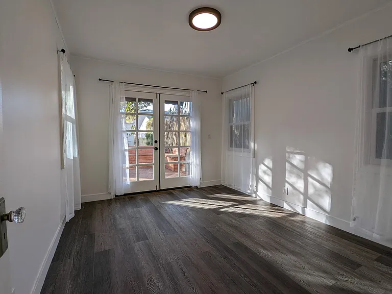 2253 Earl Ave — Photo 15