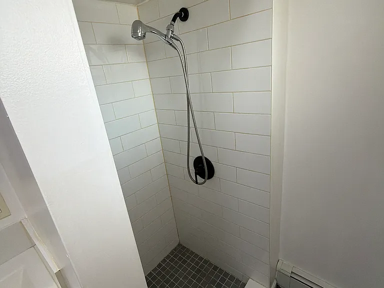STAND UP SHOWER.