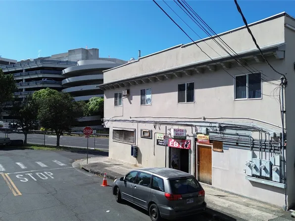 1402 Lusitana St, Honolulu, HI 96813