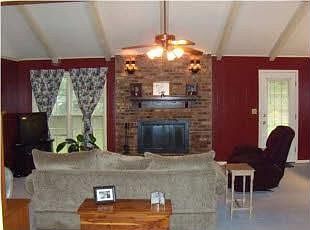 3rd image of 4136 Lakepoint Dr