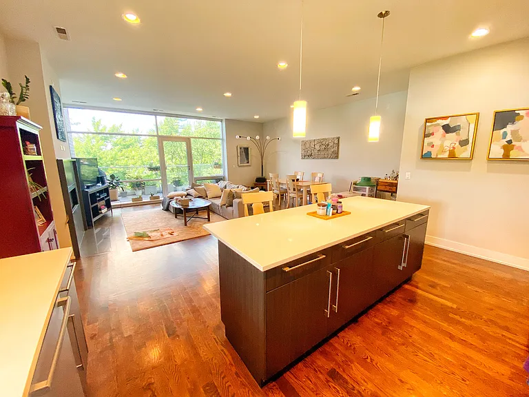 1935 N California Ave #4N — Photo 4