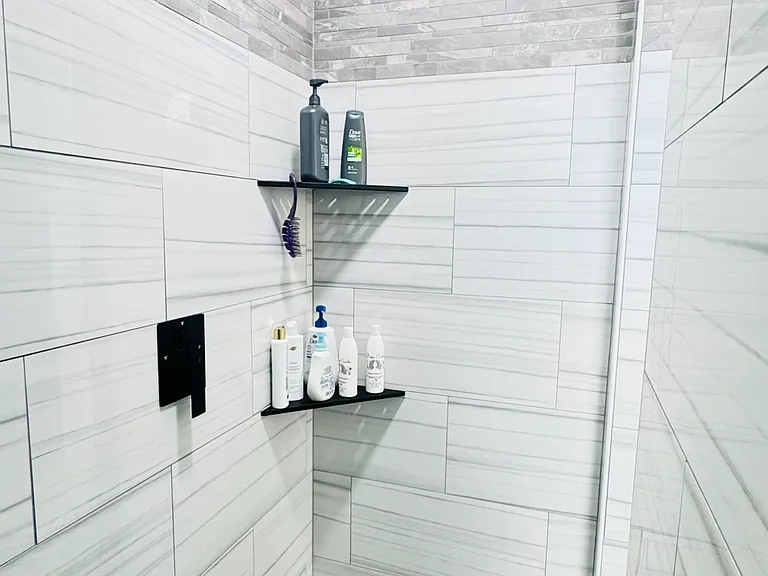 2104 Lionel Dr — Photo 28