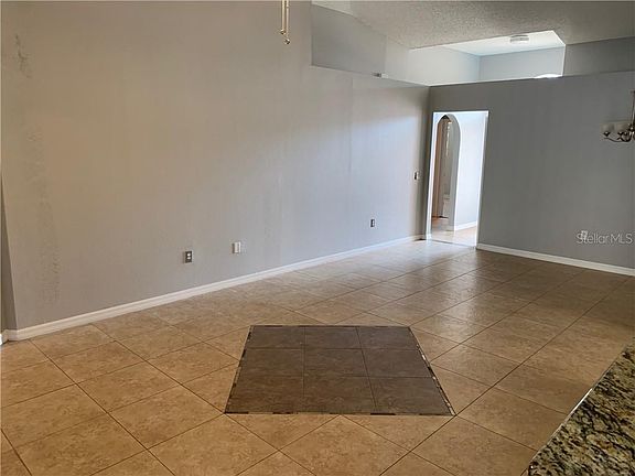 5th image of 1022 Ronlin St