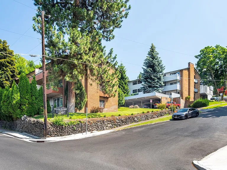 Lincoln Terrace — Photo 12