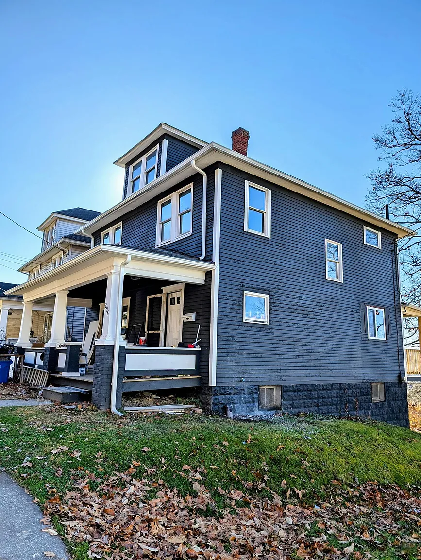 298 Linden Ave photo 1