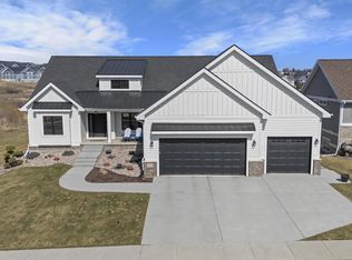 1215 Water Wheel Dr, Waunakee, WI 53597