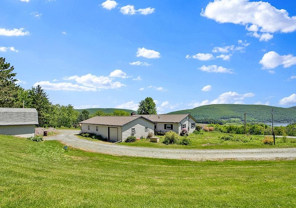 1st image of 748 Mann Hill Rd