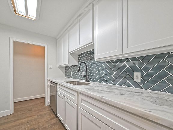4th image of 2355 Briarwest Blvd