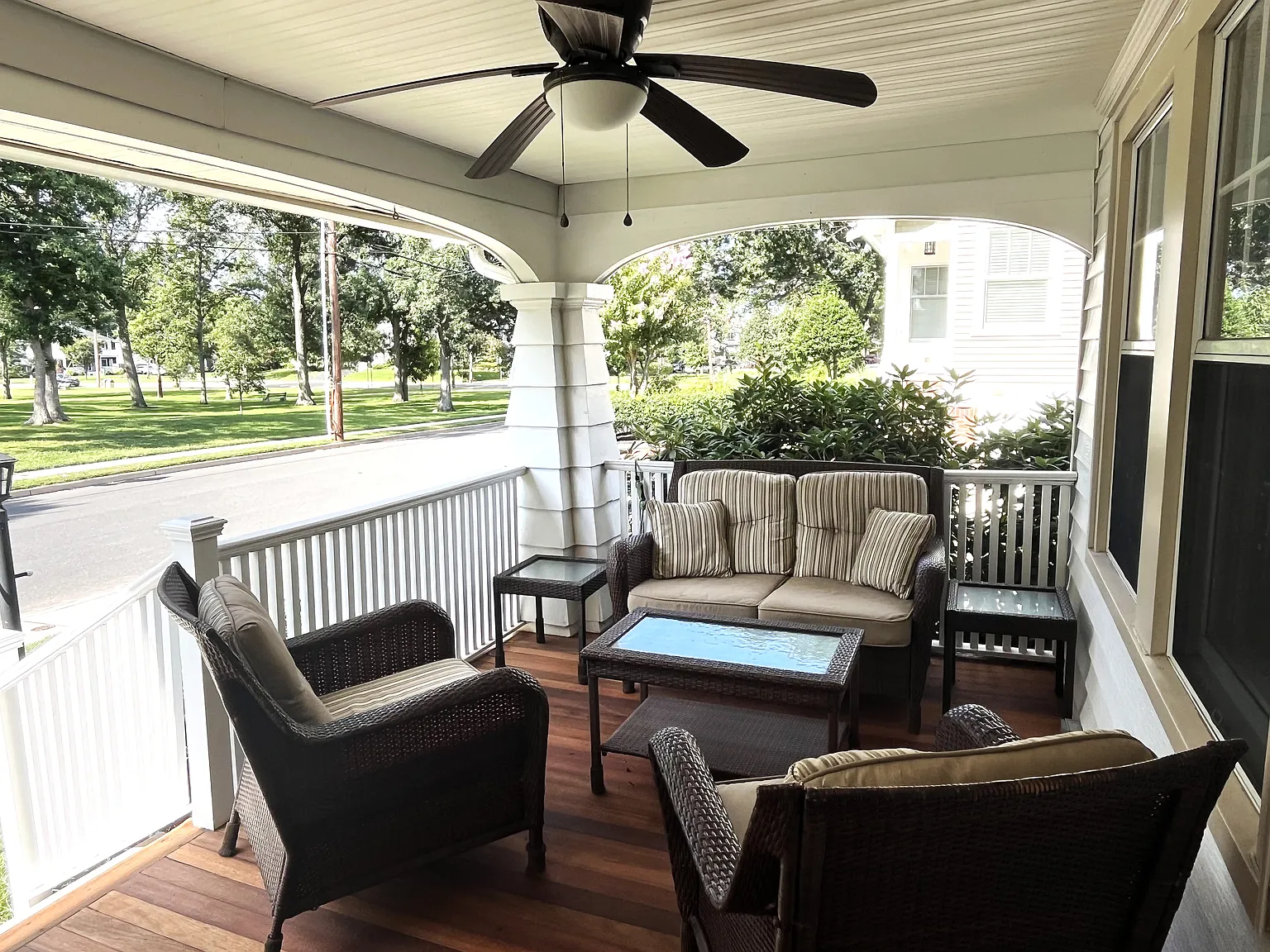 4 bed, 2210 sqft, $4,800 — Photo 2