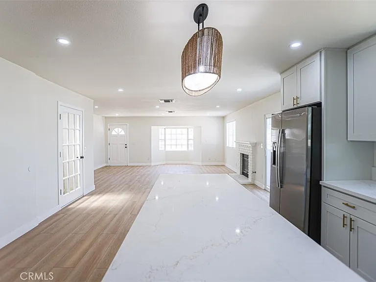 2452 E Brenda St — Photo 14