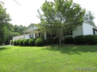 8 Naomi Dr, Hendersonville, NC 28792