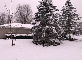 748 Sycamore Ln, Sleepy Hollow, IL 60118