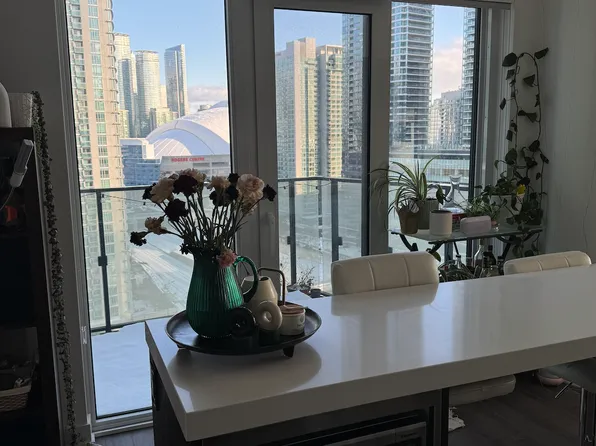 530 Front St W #1114, Toronto, ON M5V 1B8