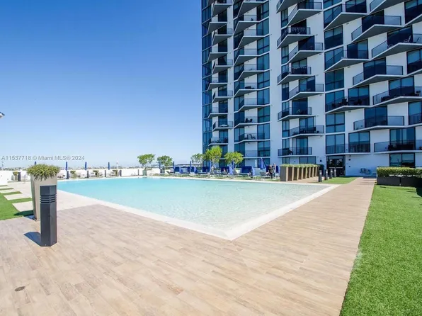 5252 NW 85th Ave APT 907, Doral, FL 33166