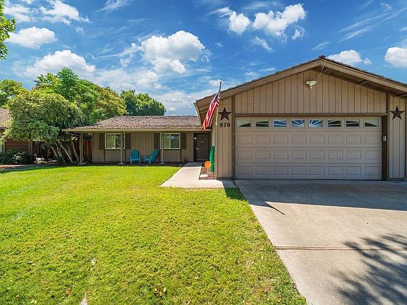 2nd image of 970 Graywood Cir